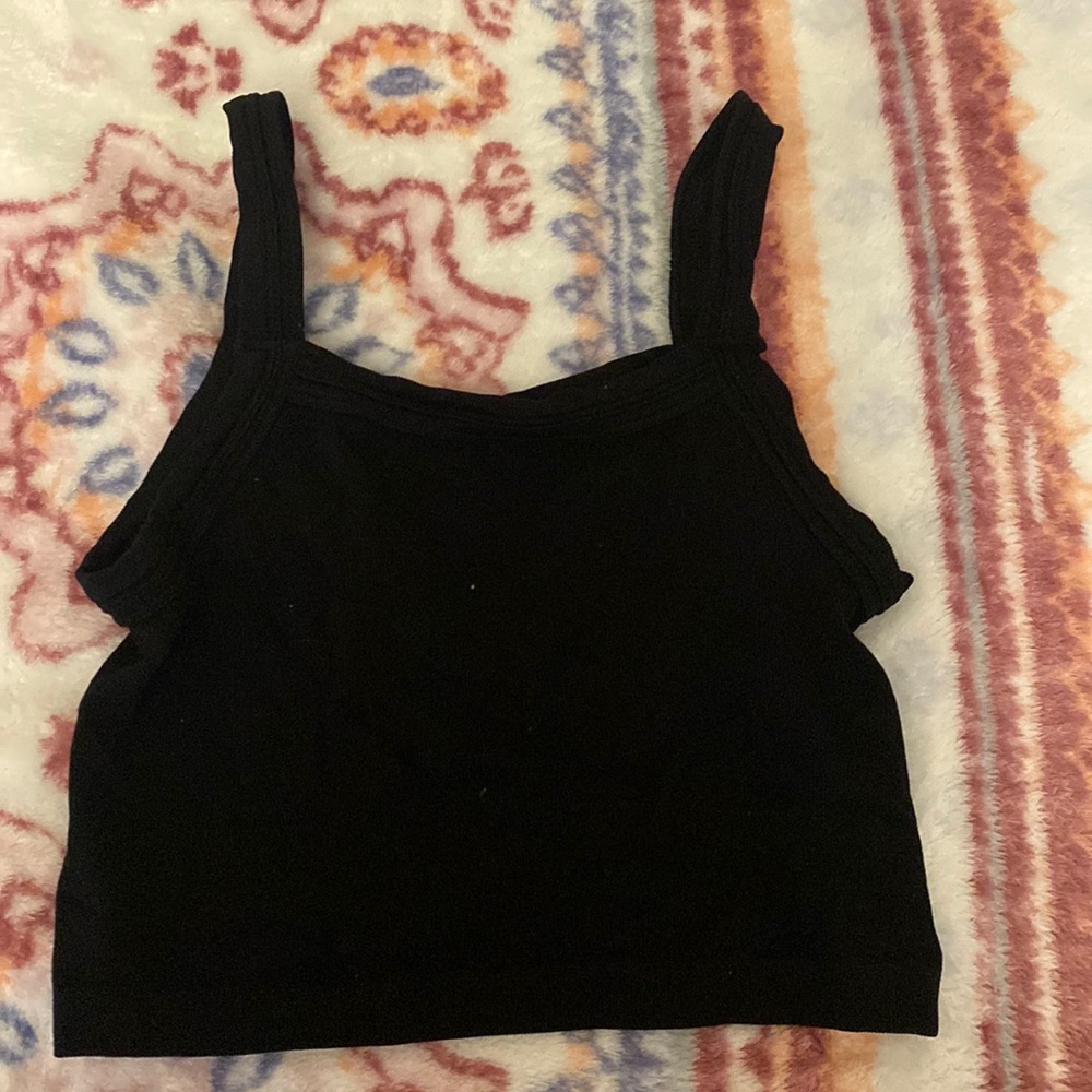 BLACK CROP TANK TOP IN WOMENS M/L